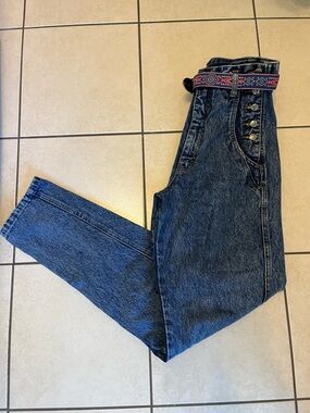 Vintage Nuovo High-Waist Dark Blue Women’s Jeans with Button Detail size 5/7